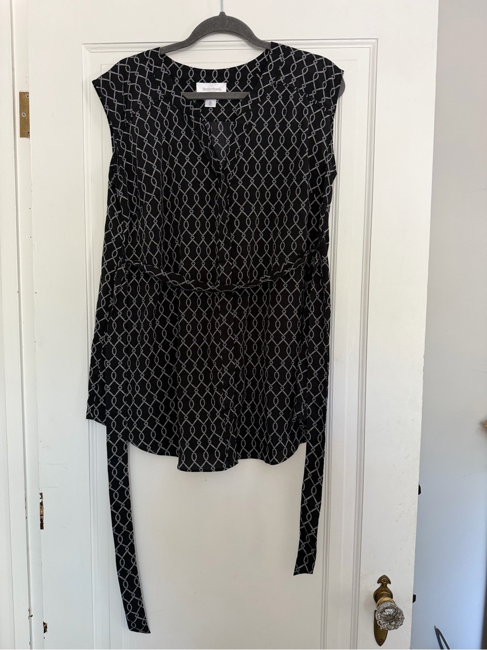 Motherhood Maternity Black Patterned Cap-Sleeve Blouse - Picture 4 of 8